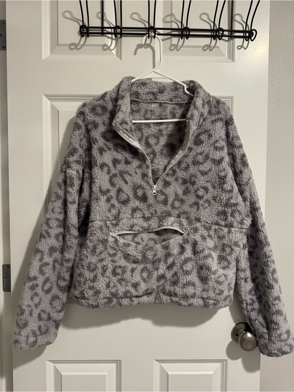 Adrienne Vittadini Sport Cozy Grey Leopard Sherpa Pullover Jacket